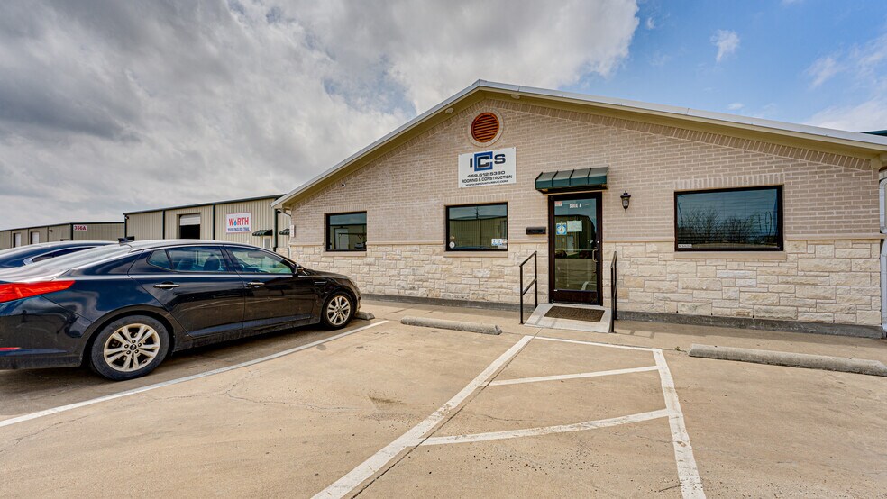 More Photos Of 350 English Trl, Venus Warehouse For Lease