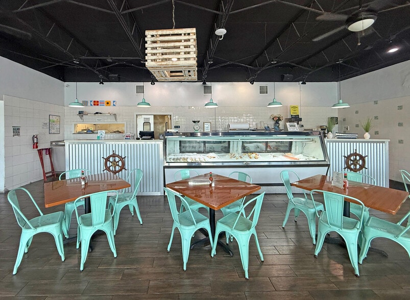 More Photos Of 12900-12950 W Dixie Hwy, North Miami Storefront For Lease