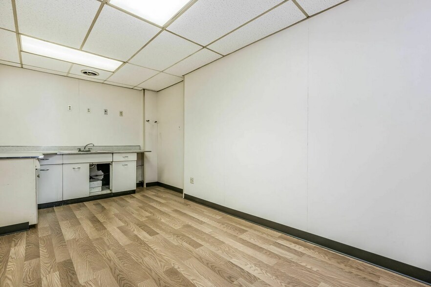 More Photos Of 904 S Grant St, Amarillo Distribution For Lease