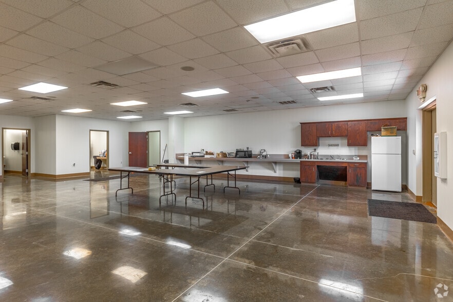 More Photos Of 851 W Harrison Rd, Longview Service For Sale