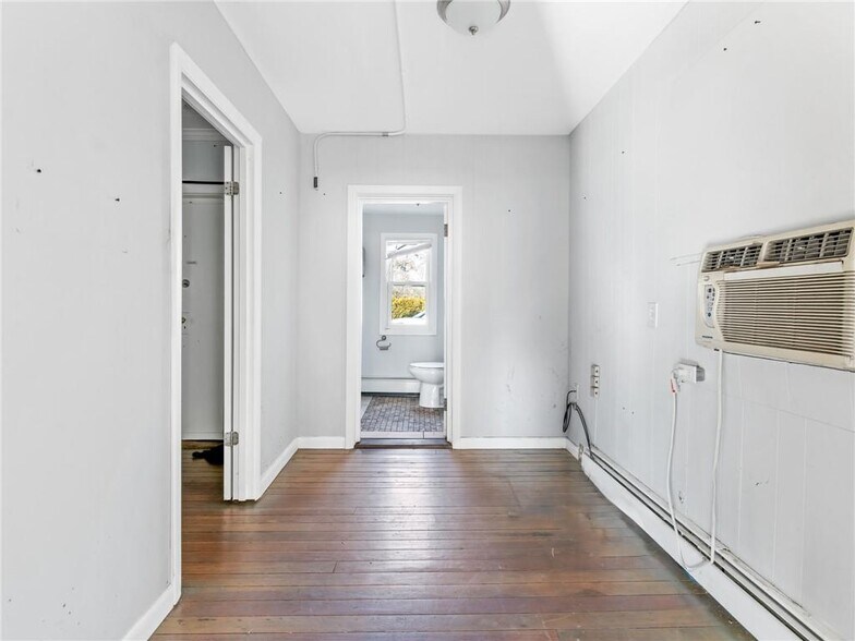 More Photos Of 2291 W Shore Rd, Warwick Showroom For Sale