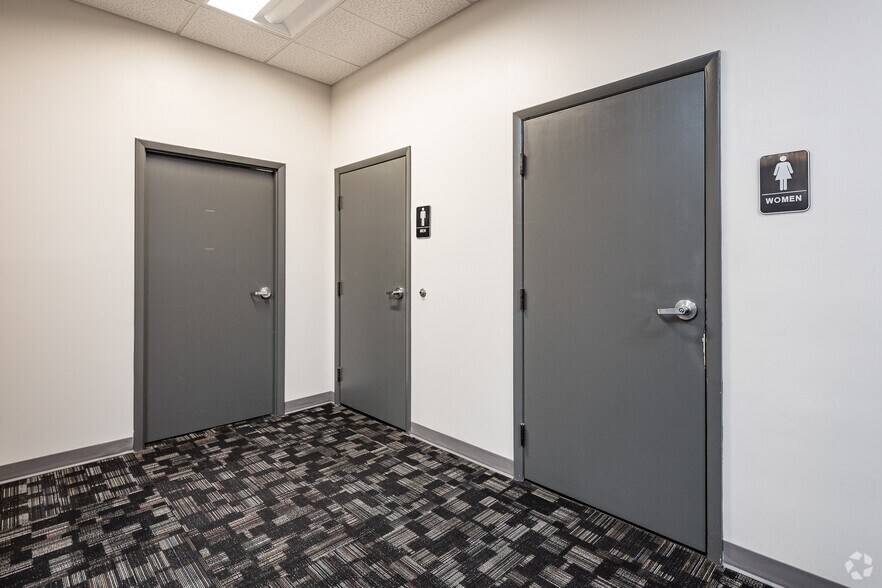More Photos Of 5642-5652 Meadowlane St, New Port Richey Office For Sale