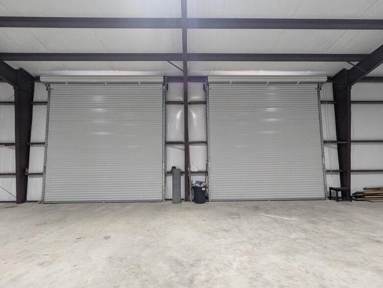 More Photos Of 7245 FM 1006 Rd, Orange Warehouse For Lease