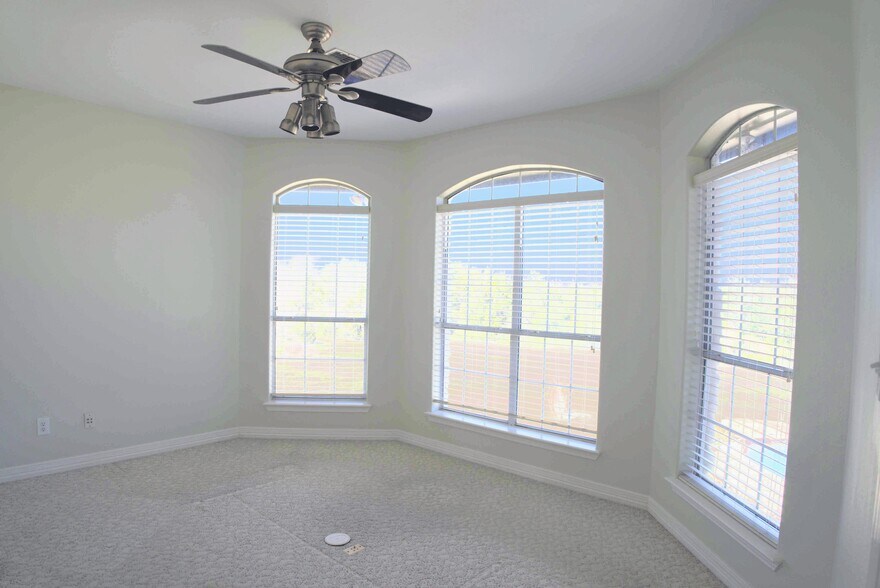 More Photos Of 2982 FM 2935, Brenham Flex For Sale