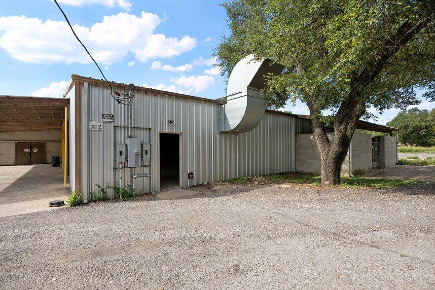 More Photos Of 301 Dews Rd, Leander Industrial For Sale