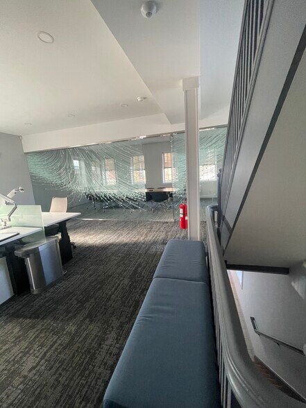 More Photos Of 42 Bank St, New London Storefront Retail Office For Lease