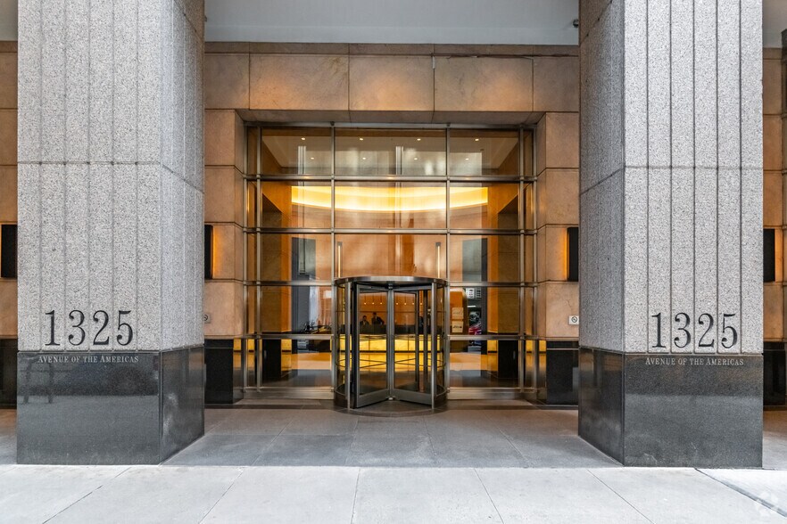 More Photos Of 1325 Avenue of the Americas, New York Coworking Space