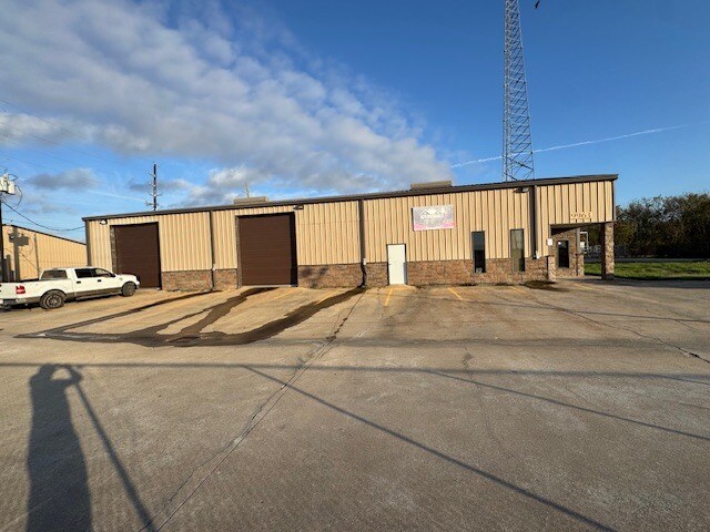 More Photos Of 9963 FM 521 Rd, Rosharon Warehouse For Lease