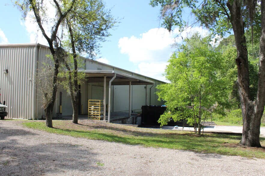 More Photos Of 7660 Gainesville Ave, Jacksonville Warehouse For Lease