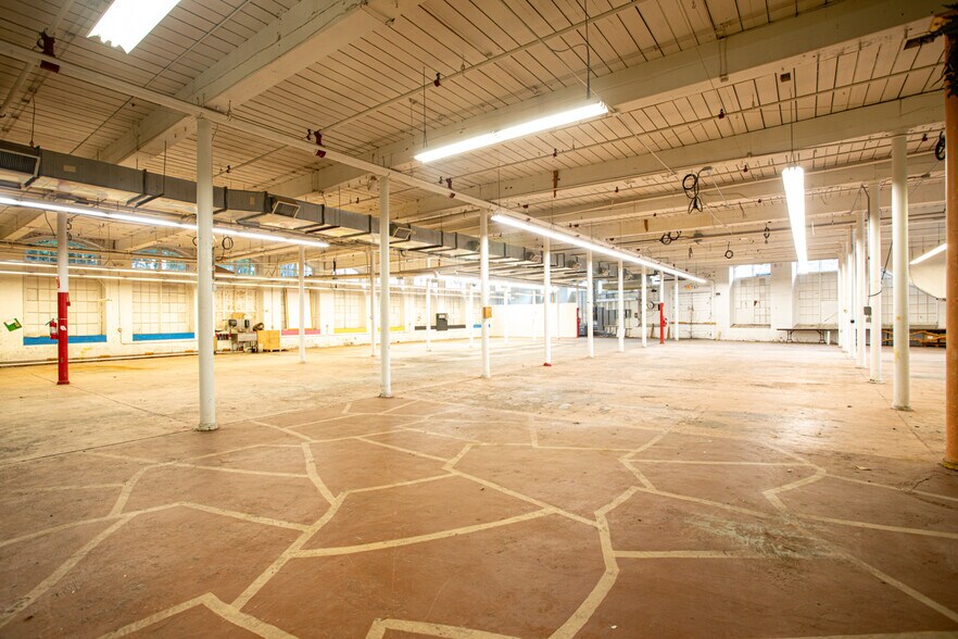 More Photos Of 15 Shaw St, Fall River Manufacturing For Lease