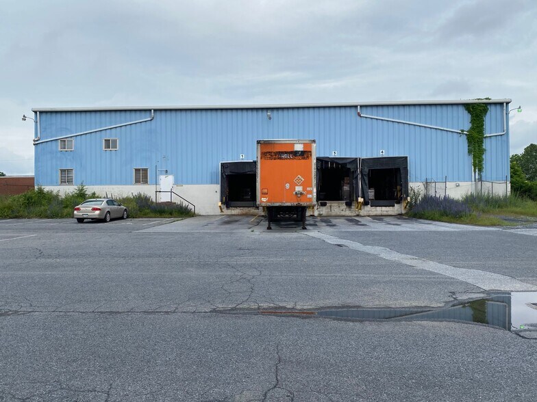 More Photos Of 3001 N 7th St, Harrisburg Warehouse For Sale