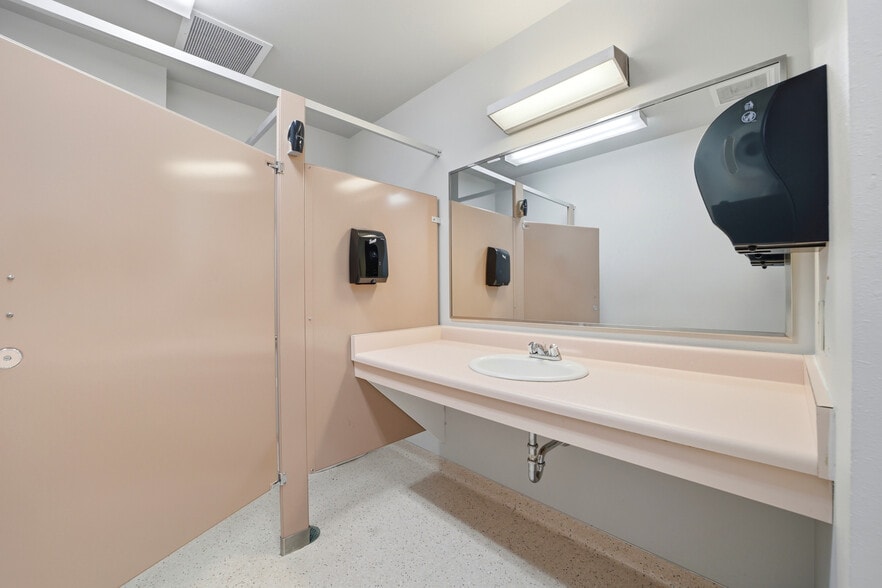 More Photos Of 502 Colorado Ave, La Junta Medical For Sale