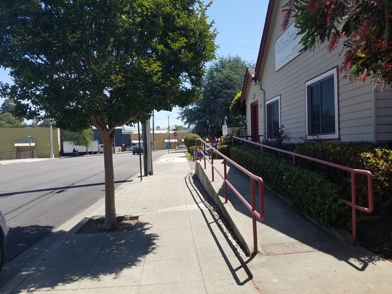 More Photos Of 1041 McKeever Ave, Hayward Medical For Sale