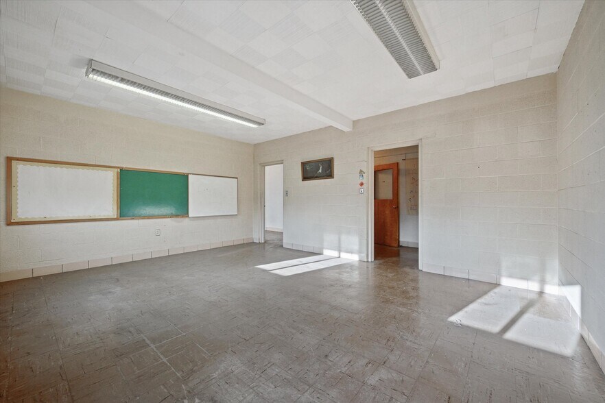 More Photos Of 725 Navarre Ave, Toledo Religious Facility For Sale