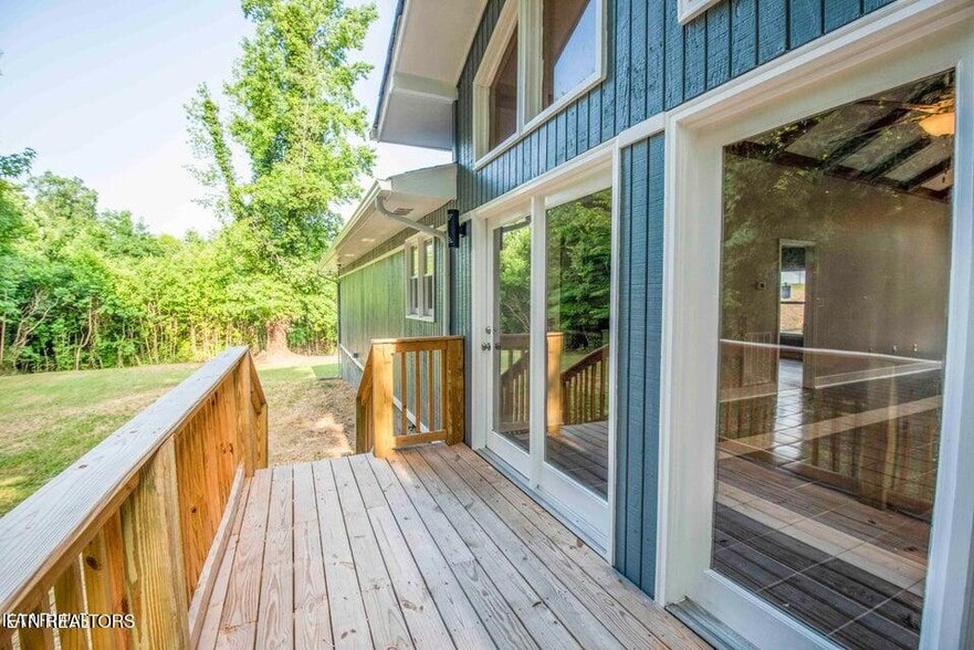More Photos Of 1723 Roane State Hwy, Harriman Flex For Sale