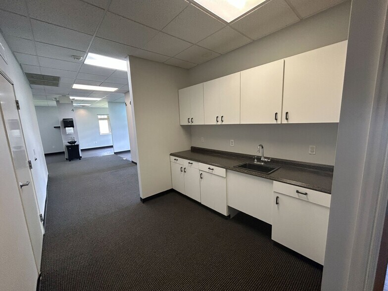 More Photos Of 440 Beecher Rd, Columbus Medical For Sale