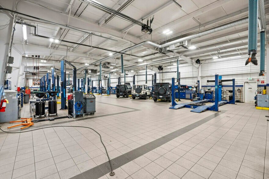 More Photos Of 100 Federal Rd, Danbury Auto Dealership For Sale