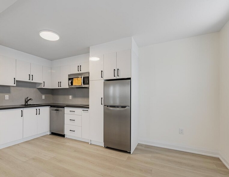 More Photos Of 36 Lindsay St S, Kawartha Lakes Apartments For Sale