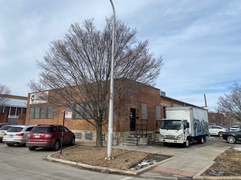 More Photos Of 1700 N Throop St, Chicago Office For Lease