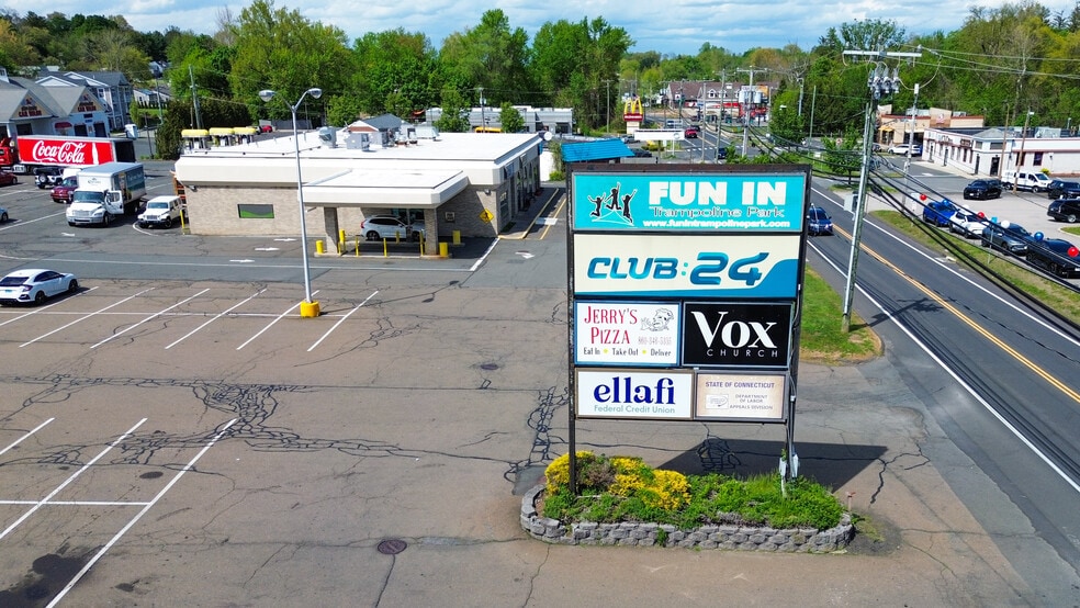 More Photos Of 635 S Main St, Middletown Freestanding For Lease