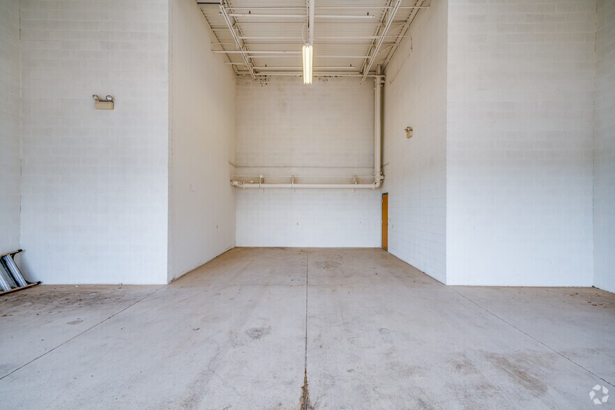 More Photos Of 2550 N Thunderbird Cir, Mesa Office For Lease