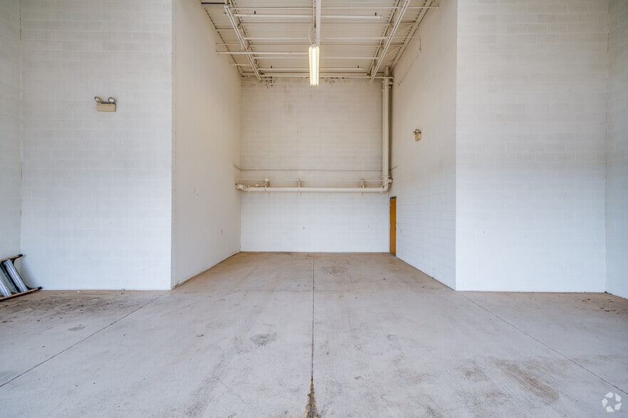 More Photos Of 2550 N Thunderbird Cir, Mesa Office For Lease