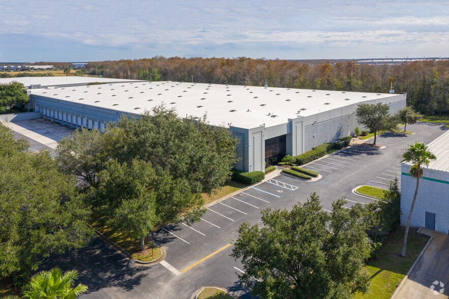 More Photos Of 1500 Tradeport Dr, Orlando Warehouse For Lease