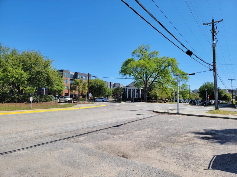 More Photos Of 530 Devine St, Columbia Restaurant For Sale