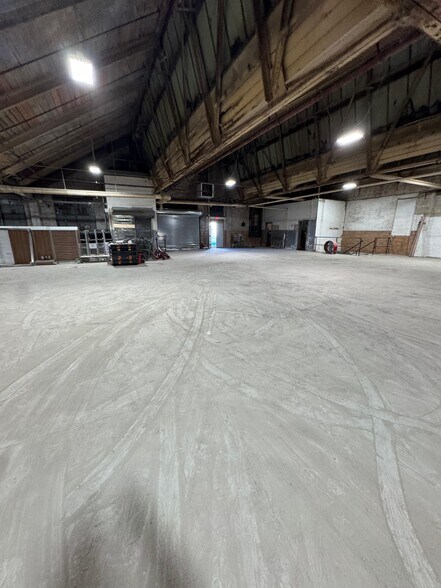 More Photos Of 505 Knorr St, Philadelphia Manufacturing For Lease