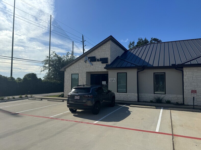 More Photos Of 16700 House Hahl Rd, Cypress Office For Lease