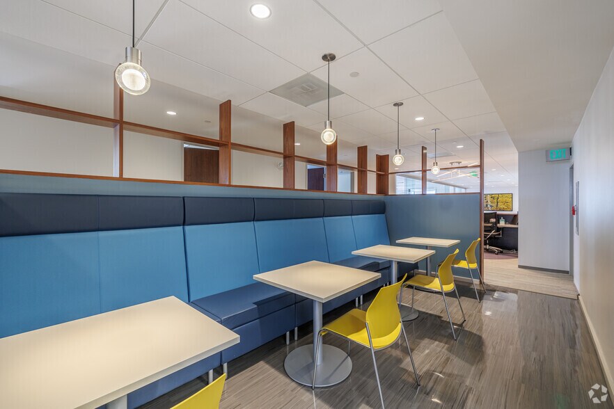 More Photos Of 201 N Charles St, Baltimore Office For Lease