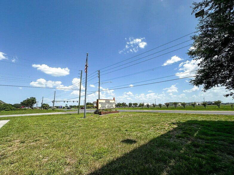 More Photos Of 3231 Drane Field Rd, Lakeland Industrial For Lease