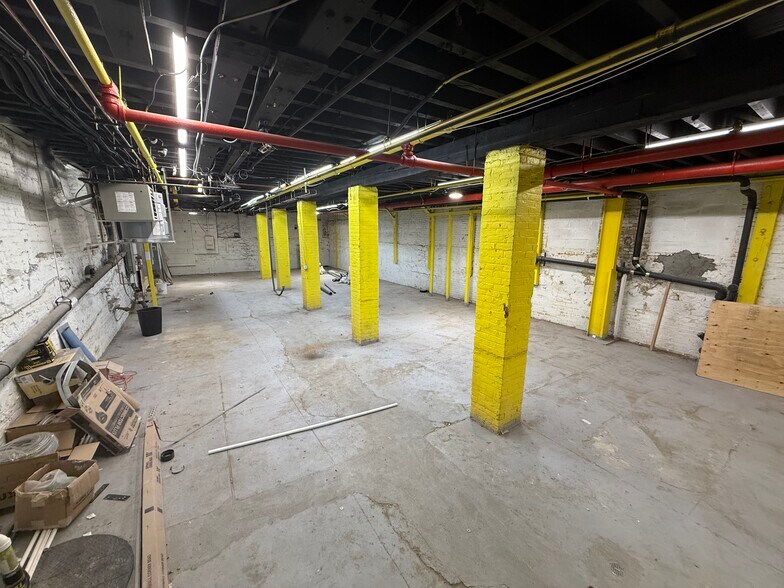 More Photos Of 178 Walworth St, Brooklyn Flex For Sale