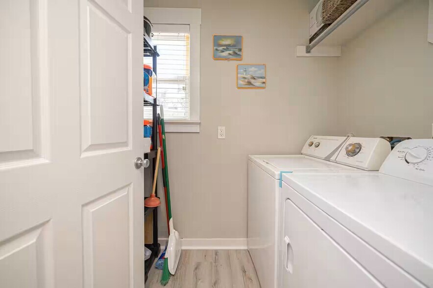 More Photos Of 5481 Highway 35 N, Rockport Specialty For Sale