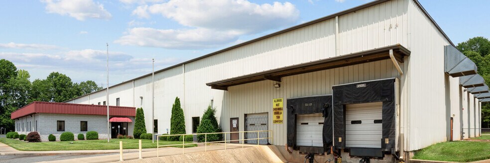 More Photos Of 164 Pointe South Dr, Randleman Warehouse For Lease