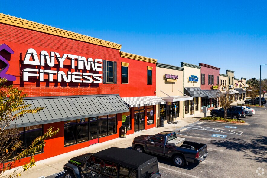 Primary Photo Of 11236-11264 Boyette Rd, Riverview Unknown For Lease