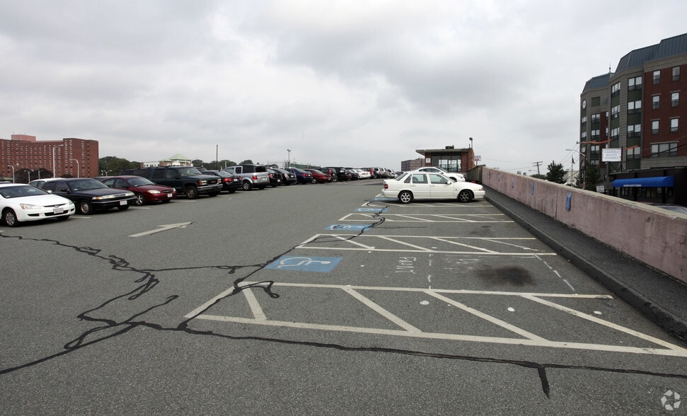 More Photos Of 153-205 Parkingway St, Quincy Storefront For Lease