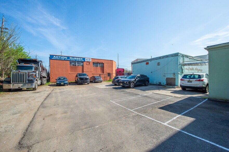 More Photos Of 158 Central Ave, Rochelle Park Warehouse For Lease