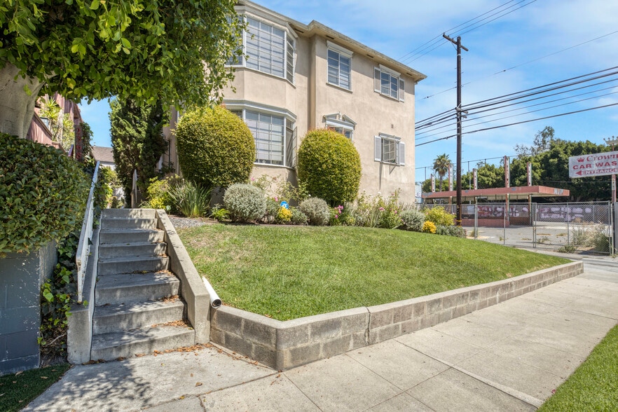 Primary Photo Of 2372-2374 S Beverly Glen Blvd, Los Angeles Apartments For Sale