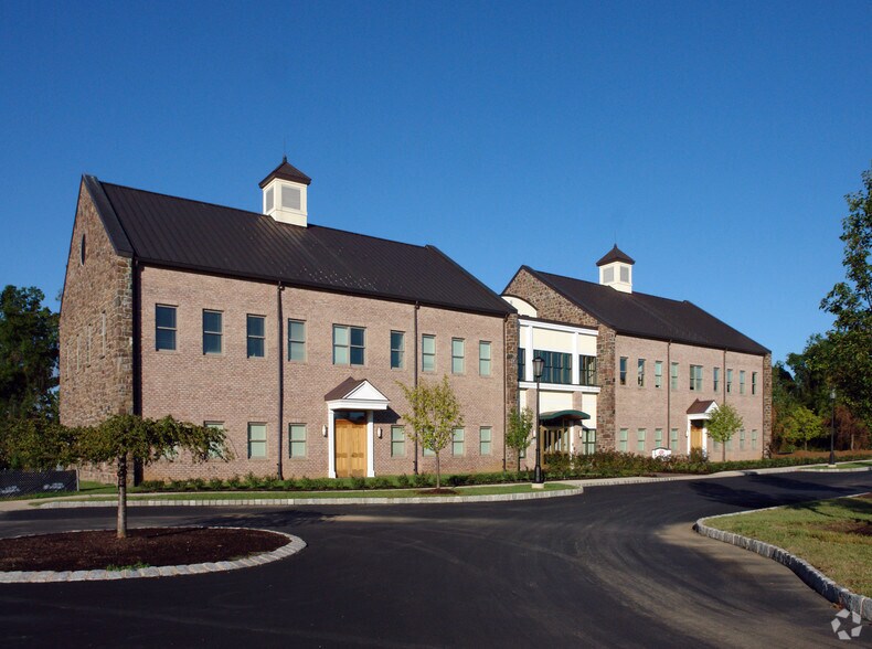 More Photos Of 1 Caufield Pl, Newtown Unknown For Lease