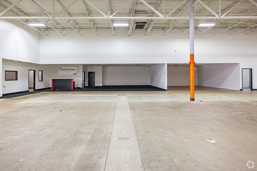 More Photos Of 4910 Northfield Rd, North Randall Freestanding For Lease