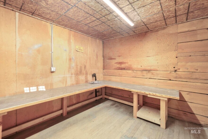 More Photos Of 276 Highway 30, Hansen Industrial For Lease