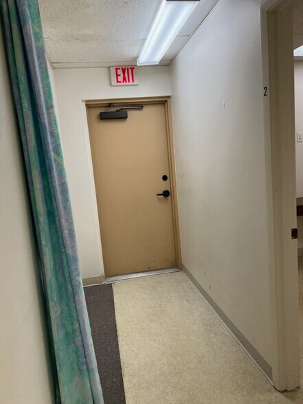 More Photos Of 2650 Bahia Vista St, Sarasota Medical For Sale