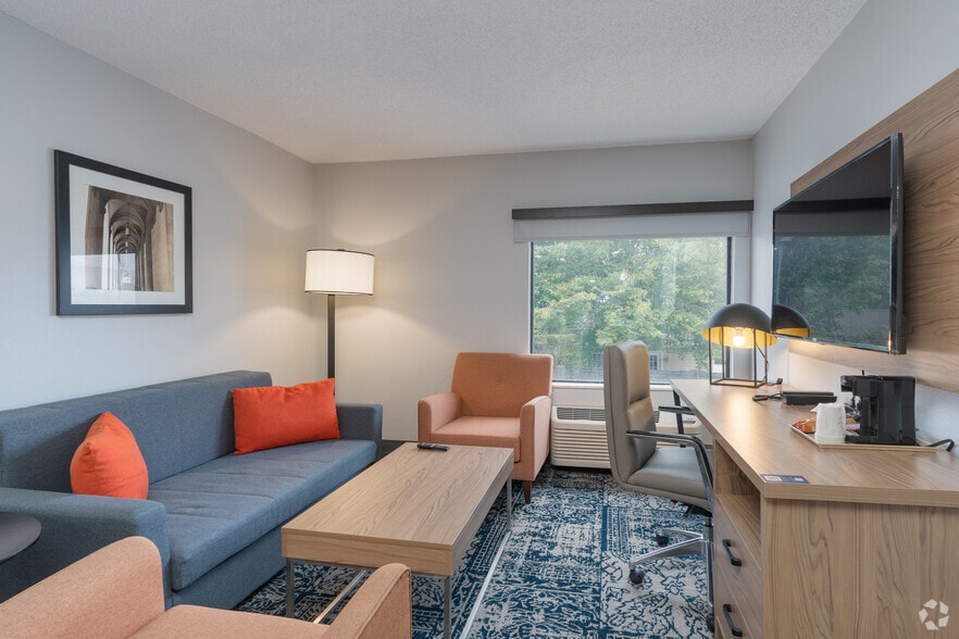 More Photos Of 419 Suedberg Rd, Pine Grove Hotel For Sale