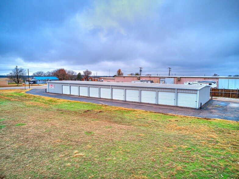 More Photos Of State-Hwy 59 Seifried, Wayne Self Storage For Sale