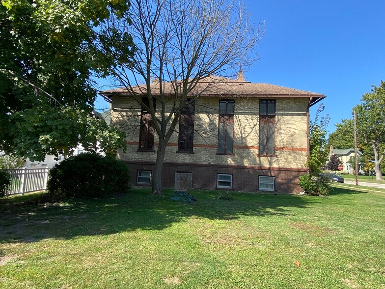 More Photos Of 534 N State St, Alma Religious Facility For Sale