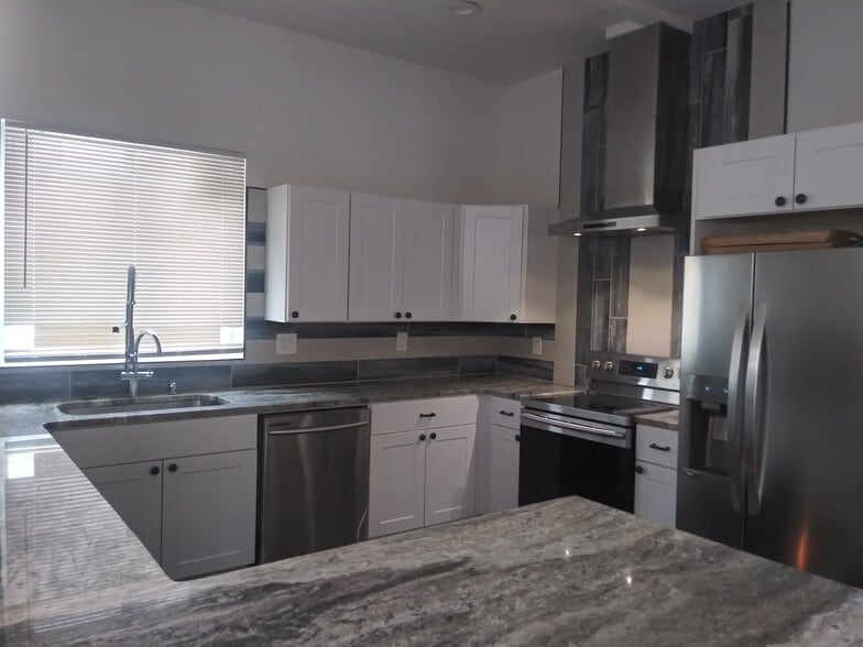 More Photos Of 1092 Sells Ave SW, Atlanta Specialty For Sale