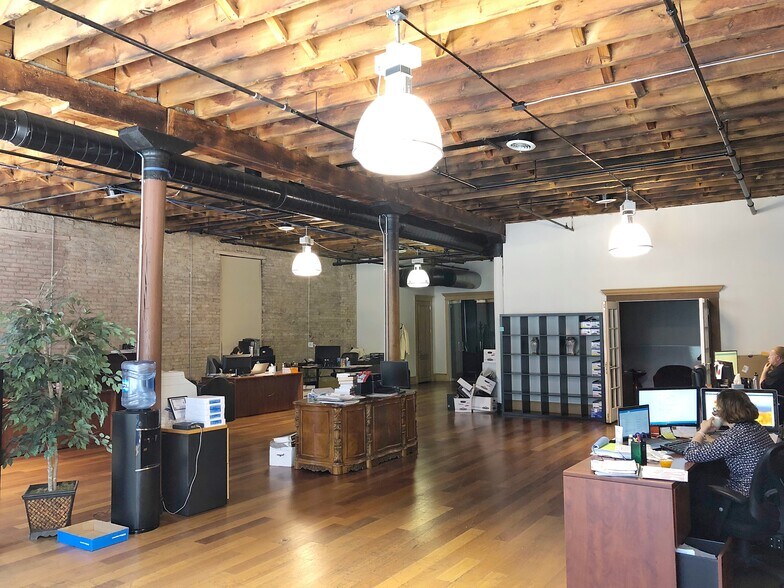 More Photos Of 160 N Franklin St, Chicago Office For Lease