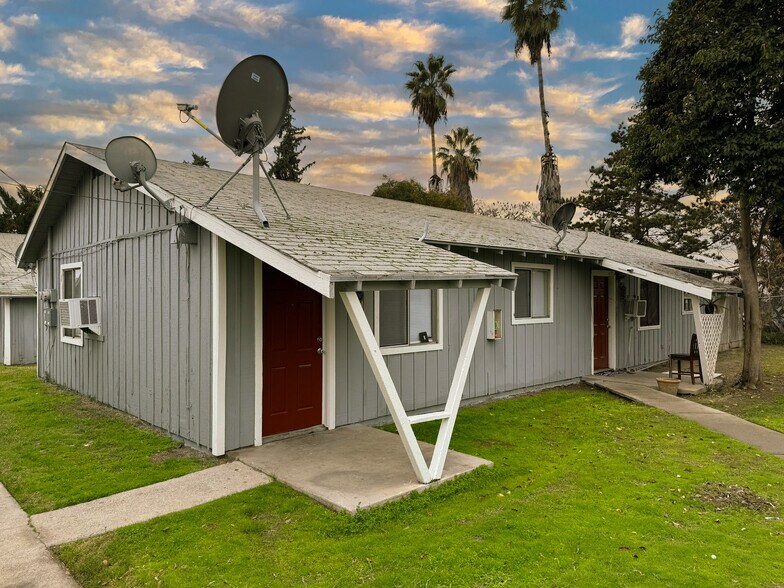 More Photos Of 6860 Walnut Ave, Winton Apartments For Sale