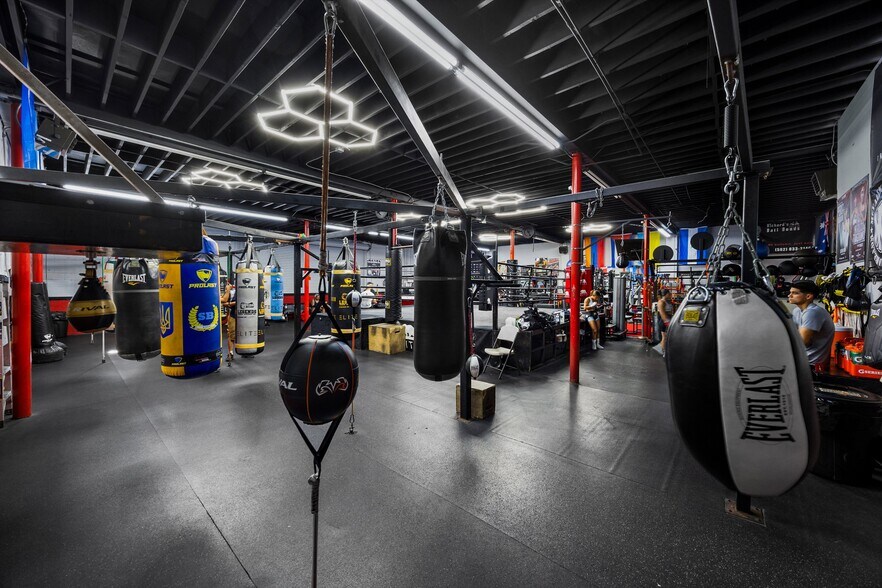 More Photos Of 9201 California Ave, South Gate Auto Repair For Sale